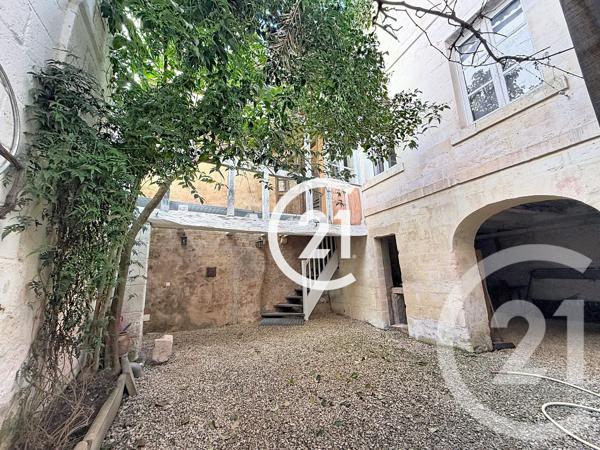 Maison à vendre  5 pièces - 196 m 2   COGNAC  - 16