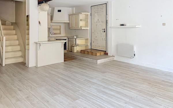 Appartement à vendre    3 pièces • 77 m2 Lyon 1