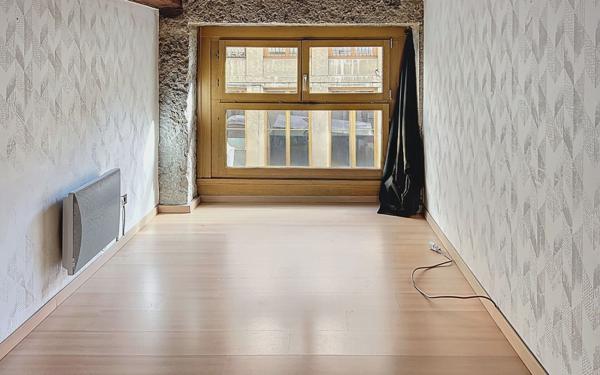 Appartement à vendre    3 pièces • 77 m2 Lyon 1