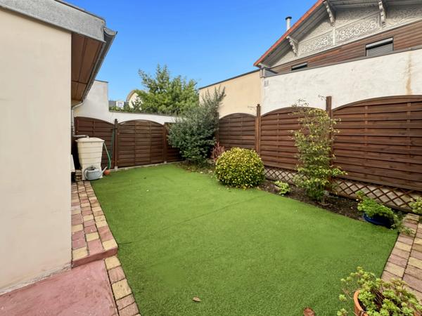 MAISON FAMILIALE CONTEMPORAINE avec jardin et annexes– COURBEVOIE 92 – QUARTIER PAVILLONNAIRE RECHERCHÉ Rue HOCHE