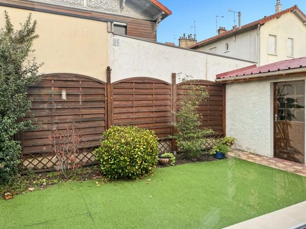 MAISON FAMILIALE CONTEMPORAINE avec jardin et annexes– COURBEVOIE 92 – QUARTIER PAVILLONNAIRE RECHERCHÉ Rue HOCHE