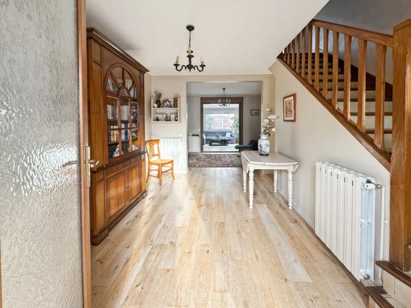 MAISON FAMILIALE CONTEMPORAINE avec jardin et annexes– COURBEVOIE 92 – QUARTIER PAVILLONNAIRE RECHERCHÉ Rue HOCHE