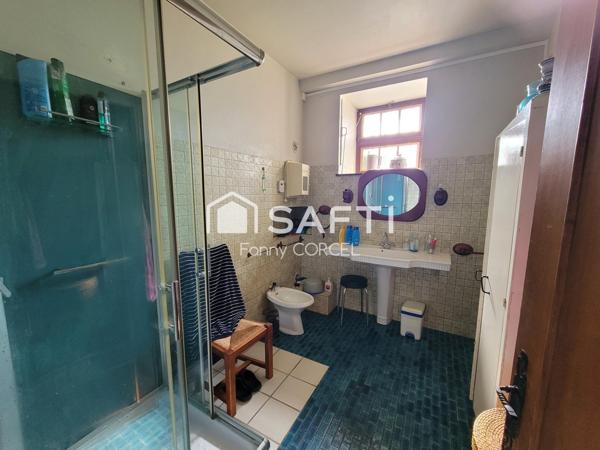 Maison 9 pièces - 221m²