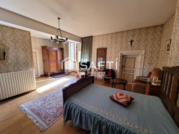 Maison 9 pièces - 221m²