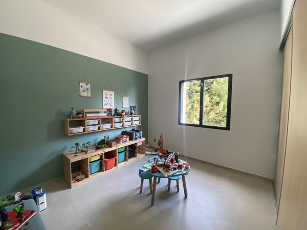 CARCASSONNE NORD: Magnifique villa de 350 m² habitable, piscines et dépendance sur 4500 m² de terrain