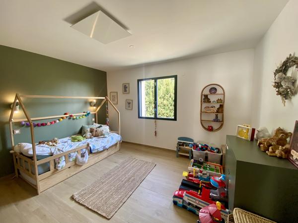 CARCASSONNE NORD: Magnifique villa de 350 m² habitable, piscines et dépendance sur 4500 m² de terrain