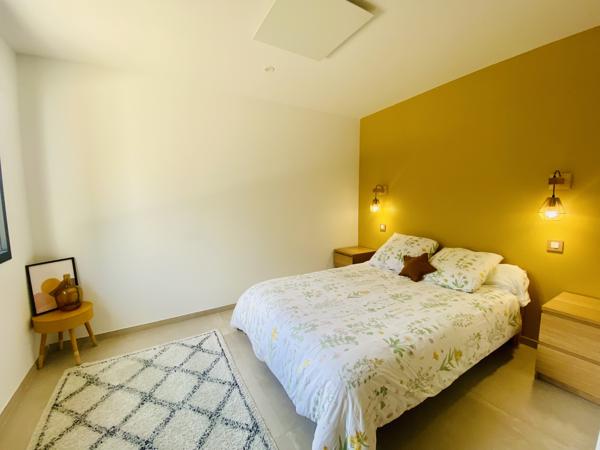 CARCASSONNE NORD: Magnifique villa de 350 m² habitable, piscines et dépendance sur 4500 m² de terrain