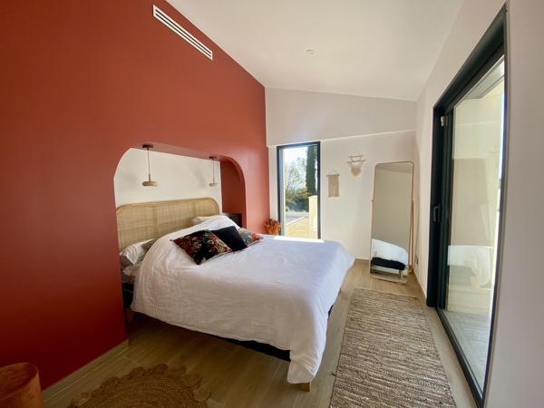 CARCASSONNE NORD: Magnifique villa de 350 m² habitable, piscines et dépendance sur 4500 m² de terrain