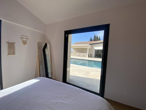 CARCASSONNE NORD: Magnifique villa de 350 m² habitable, piscines et dépendance sur 4500 m² de terrain