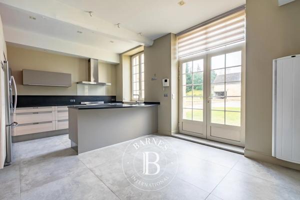 Verneuil-en-Halatte, Maison  333 m² à vendre