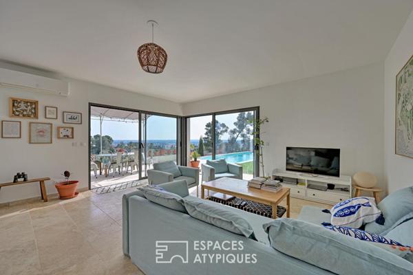 Maison lumineuse au style actuel avec Vue – Collines Est