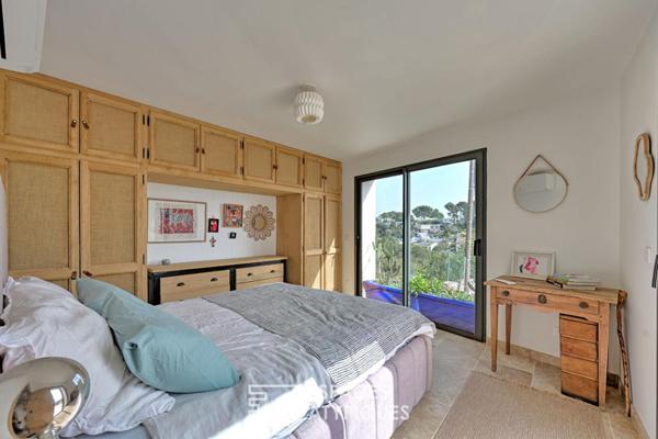 Maison lumineuse au style actuel avec Vue – Collines Est