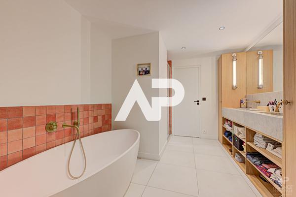 Maison Rueil-Malmaison 8 pièce(s) 247m2 €1 700 000 ** - Référence 19847