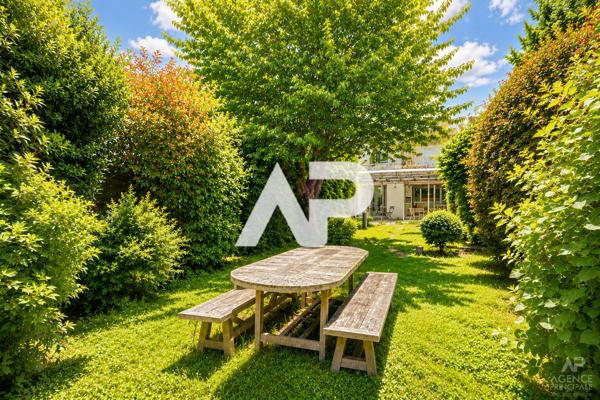 Maison Rueil-Malmaison 8 pièce(s) 247m2 €1 700 000 ** - Référence 19847