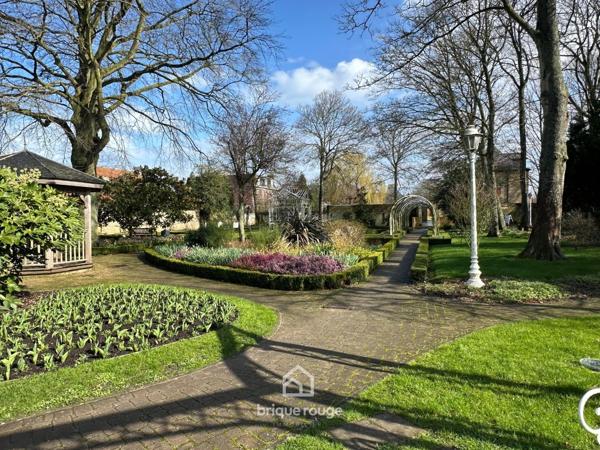 Semi plain-pied sur 1200m² édifié sur les remparts
