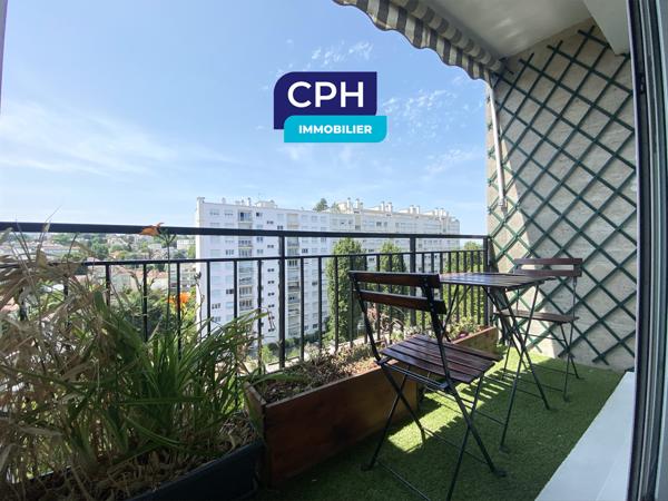 F3 en parfait état au Dernier étage à Chatillon avec extérie