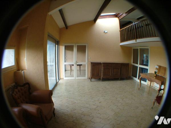 SAINT-GAUDENS centre, appartement T4 de 133,95 m² avec garage indépendant et cour commune.