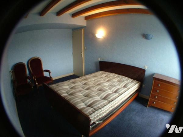 SAINT-GAUDENS centre, appartement T4 de 133,95 m² avec garage indépendant et cour commune.