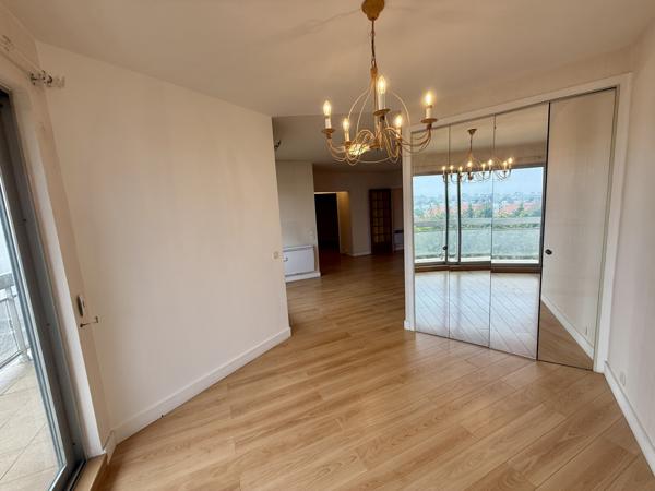 Appartement 3 pièce(s) 2 chambre(s) 76.84 m²