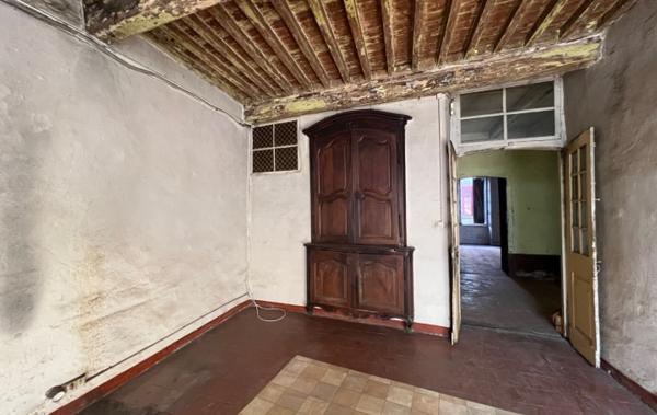 Vente Maison de village avec terrasse - Garage et jardin à rénover Saint-pons-de-thomieres   