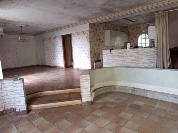 Maison à vendre à Kerlaz dans le Finistère (29100), ref : 2525