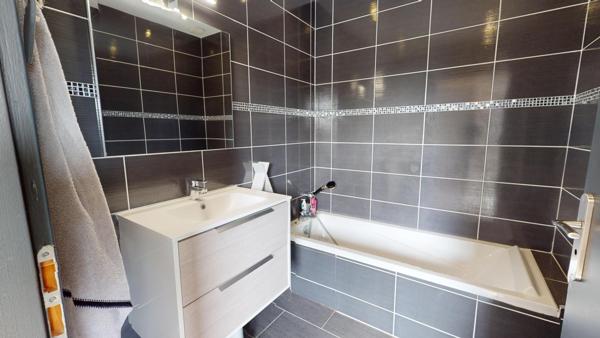 Maison d’architecte contemporaine avec piscine – Cessieu (38110)