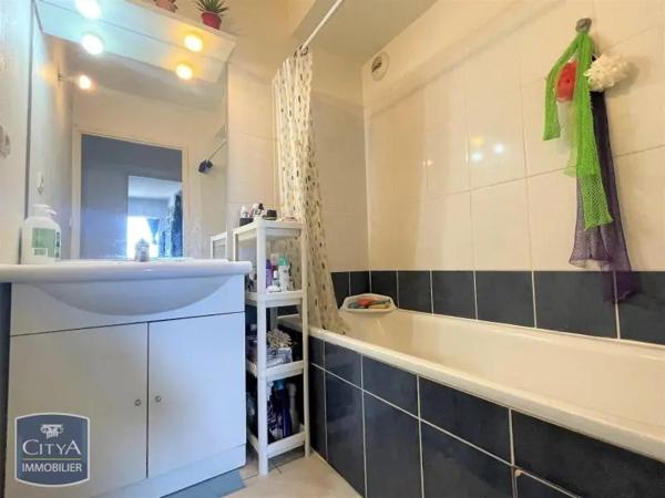 Appartement à louer 3 pièces 59.65m² Sorgues (84700)