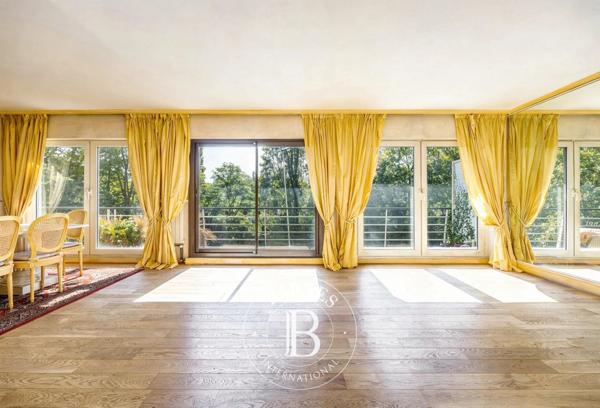 Saint-Cloud, Appartement 3 Chambres -  136 m² à vendre