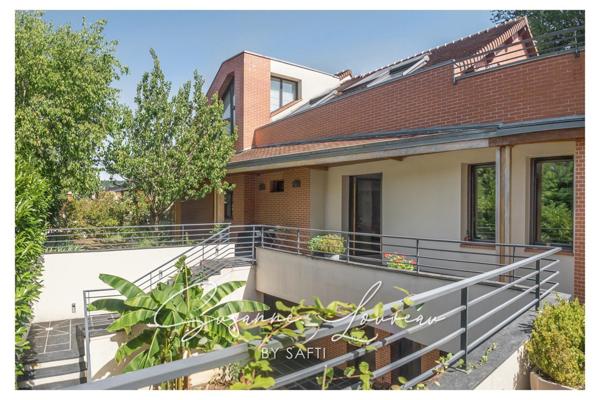 L’exception en hauteur – Maison d’architecte à L’Étang-la-Ville