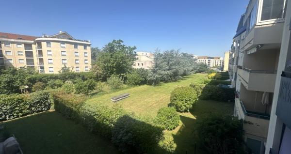 DECINES CENTRE: T3 EXCELLENT ETAT BALCON GARAGE CALME