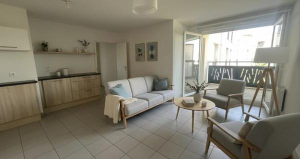 DECINES CENTRE: T3 EXCELLENT ETAT BALCON GARAGE CALME