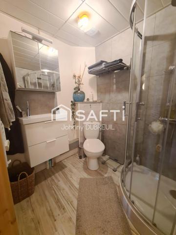 PIGNANS - MAISON DE VILLAGE RENOVEE AVEC 2 CHAMBRES, 2 SALLES D'EAU, TERRASSE