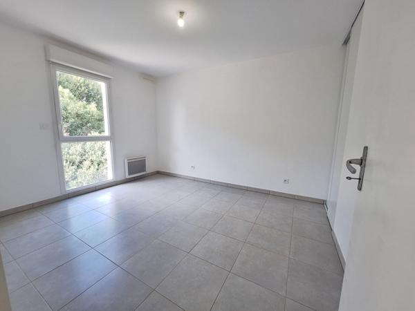 Hyères OUEST - Appartement T2 - Terrasse -Stationnement privé - Ascenseur