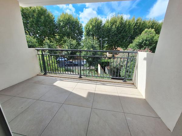 Hyères OUEST - Appartement T2 - Terrasse -Stationnement privé - Ascenseur