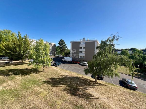 Appartement Carrieres Sur Seine 2 pièce(s) 43 m² €205 000 ** - Référence 863