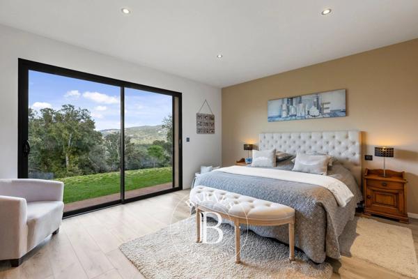 Porto-Vecchio, Villa 4 Chambres -  229 m² à vendre