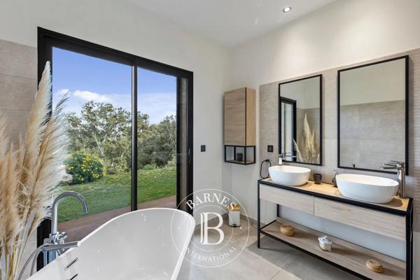 Porto-Vecchio, Villa 4 Chambres -  229 m² à vendre