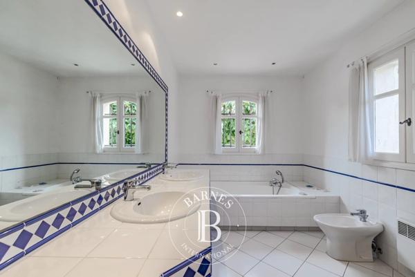 Châteauneuf-Grasse, Villa 4 Chambres -  207 m² à vendre
