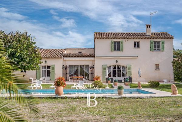 Châteauneuf-Grasse, Villa 4 Chambres -  207 m² à vendre