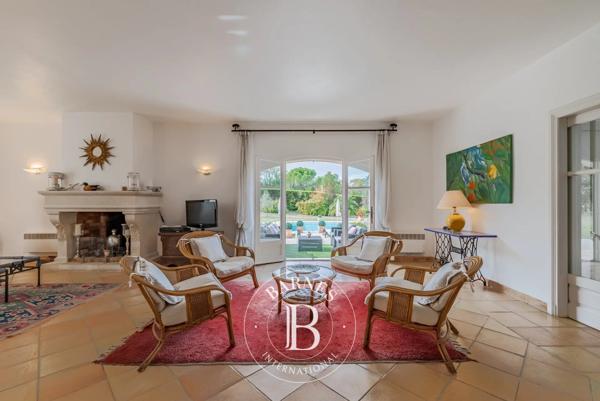 Châteauneuf-Grasse, Villa 4 Chambres -  207 m² à vendre