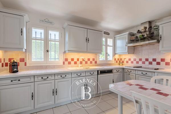 Châteauneuf-Grasse, Villa 4 Chambres -  207 m² à vendre