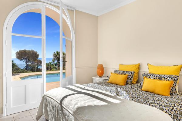Rare Villa de Plein Pieds aux Issambres, vue mer