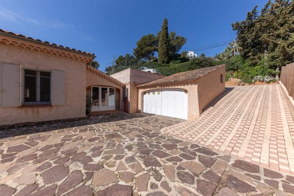 Rare Villa de Plein Pieds aux Issambres, vue mer