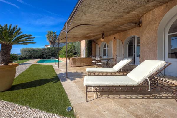 Rare Villa de Plein Pieds aux Issambres, vue mer