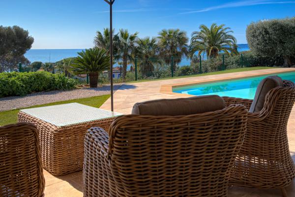 Rare Villa de Plein Pieds aux Issambres, vue mer