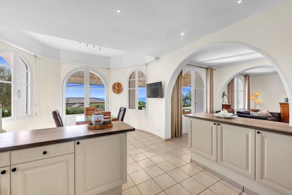 Rare Villa de Plein Pieds aux Issambres, vue mer