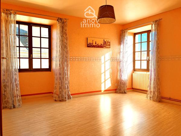 Maison de village
                                                                                                                                                                                                                                                                                                                        10 pièce(s)                                                                                                                                                                                                          4 chambre(s)                                                                                                                                                                                                          243  m²