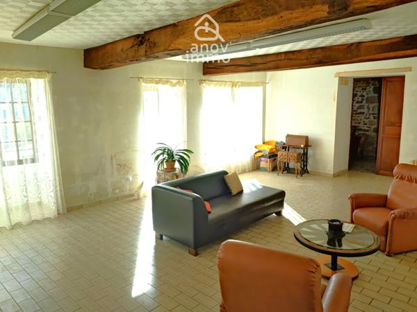 Maison de village
                                                                                                                                                                                                                                                                                                                        10 pièce(s)                                                                                                                                                                                                          4 chambre(s)                                                                                                                                                                                                          243  m²