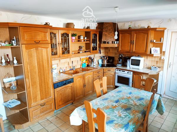 Maison de village
                                                                                                                                                                                                                                                                                                                        10 pièce(s)                                                                                                                                                                                                          4 chambre(s)                                                                                                                                                                                                          243  m²