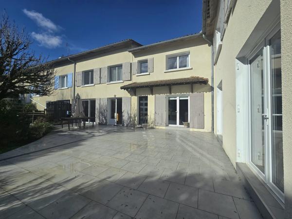 Grande maison au calme à 10 min à pied du centre de Chalais